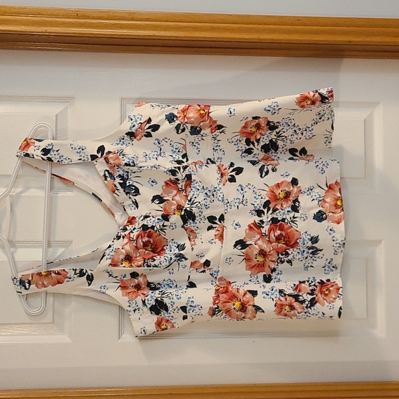 Torrid Floral Print Sweetheart neckline tank - Picture 1 of 3